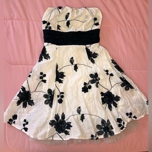 Poetry Clothing Dress Black and White Stapless Size Small